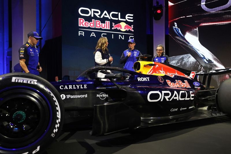 Isack Hadjar, Red Bull Racing, Max Verstappen, Red Bull Racing, Laurent Mekies, directeur de l'écurie Red Bull Racing
