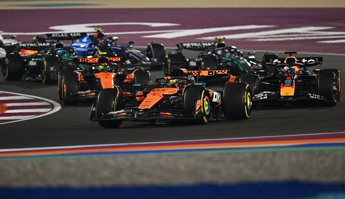 Lando Norris, McLaren, Oscar Piastri, McLaren, Max Verstappen, Red Bull Racing
