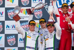 Podio: #8 Bentley Team M-Sport, Bentley Continential GT3: Steven Kane, Guy Smith, Oliver Jarvis