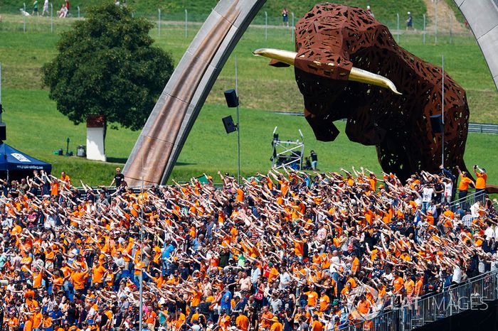 Aficionados de Max Verstappen en el Red Bull Ring
