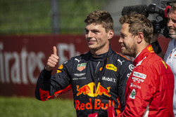 Racewinnaar Max Verstappen, Red Bull Racing en Sebastian Vettel, Ferrari in parc ferme