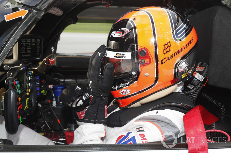 Helio Castroneves, Team Penske Acura se lamenta