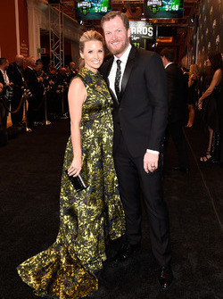 Dale Earnhardt Jr., Hendrick Motorsports Chevrolet, mit Ehefrau Amy