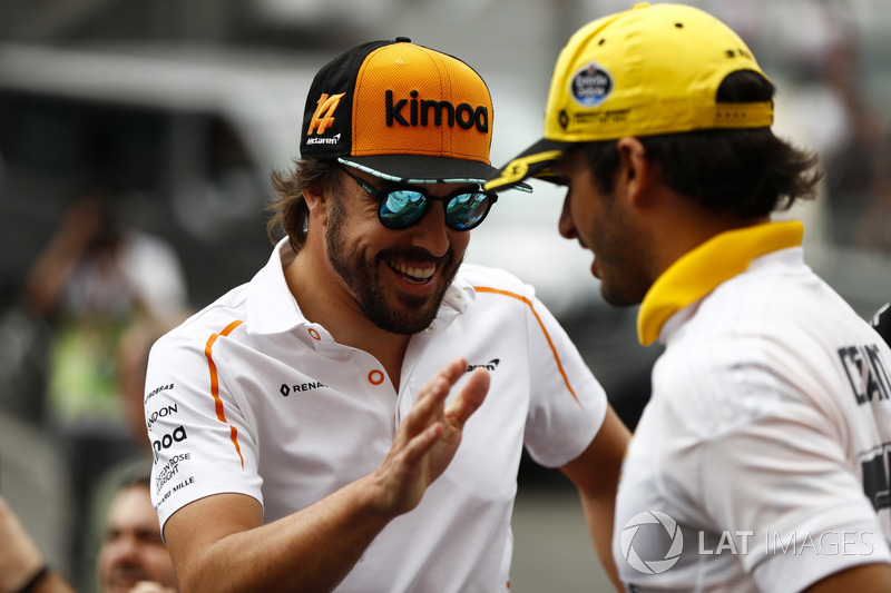 Fernando Alonso, McLaren, Carlos Sainz Jr., Renault Sport F1 Team