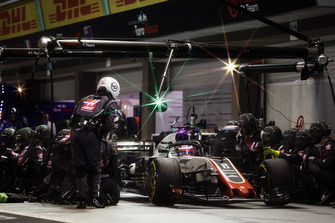 Romain Grosjean, Haas F1 Team VF-18, makes a pit stop