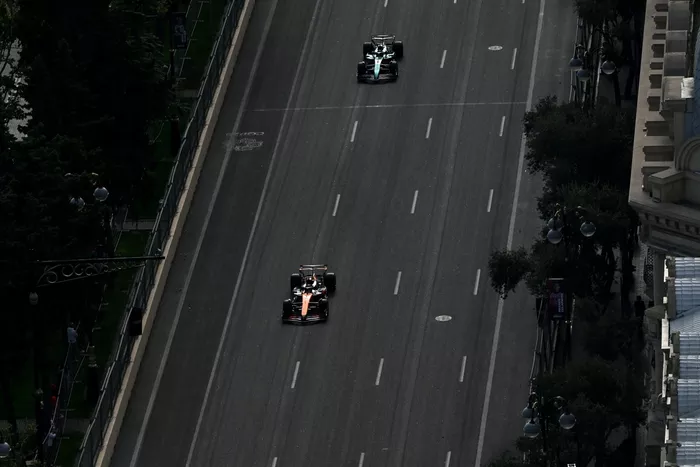 Oscar Piastri, McLaren, Lance Stroll, Aston Martin Racing