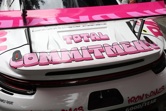 #85 Iron Dames Porsche 911 GT3 R LMGT3: Celia Martin, Rahel Frey, Michelle Gatting