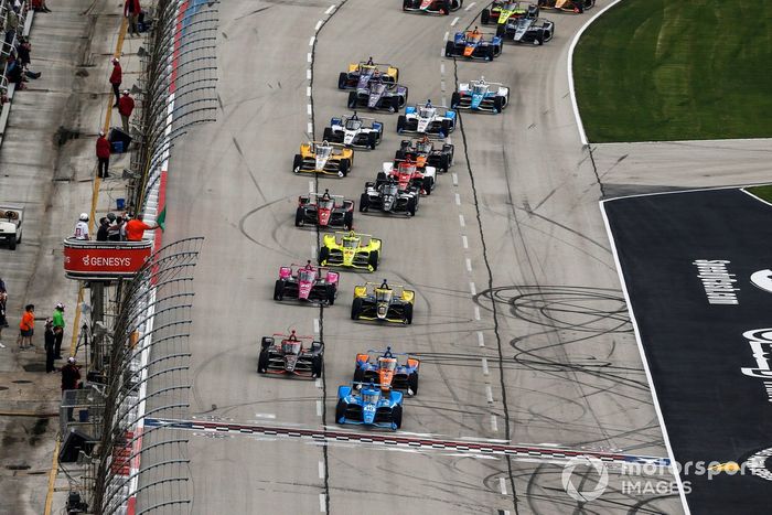 Salida: Alex Palou, Chip Ganassi Racing Honda, Will Power, Team Penske Chevrolet, Scott Dixon, Chip Ganassi Racing Honda, Jack Harvey, Meyer Shank Racing Honda, Colton Herta, Andretti Autosport Honda