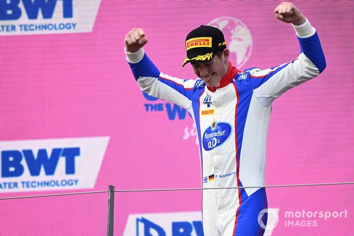 Podio: ganador David Schumacher, Trident