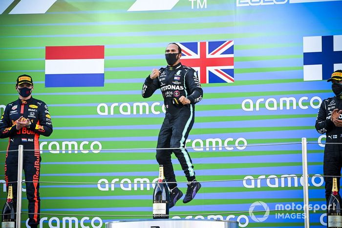 Podio: ganador, Lewis Hamilton, Mercedes-AMG Petronas F1, el segundo lugar Max Verstappen, Red Bull Racing y tercer lugar Valtteri Bottas, Mercedes-AMG Petronas F1 