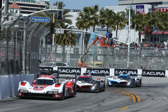 #6: Porsche Penske Motorsports, Porsche 963, GTP: Mathieu Jaminet, Nick Tandy, #25: BMW M Team RLL, BMW M Hybrid V8, GTP: Connor De Phillippi, Nick Yelloly, #24: BMW M Team RLL, BMW M Hybrid V8, GTP: Philipp Eng, Augusto Farfus