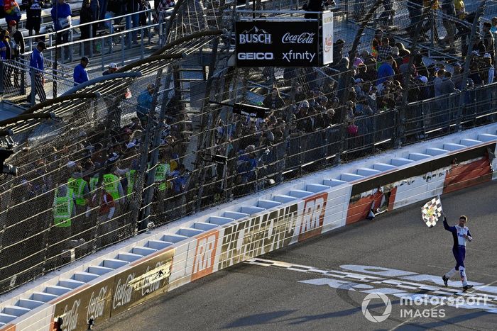 Ganador Denny Hamlin, Joe Gibbs Racing, FedEx Express Toyota Camry
