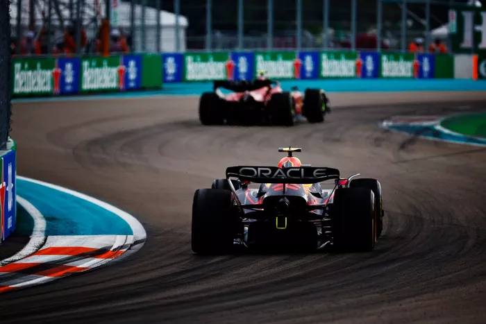 Sergio Pérez, Red Bull RB18