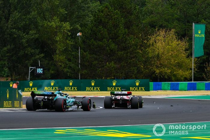 Valtteri Bottas, Alfa Romeo C42, Lance Stroll, Aston Martin AMR22