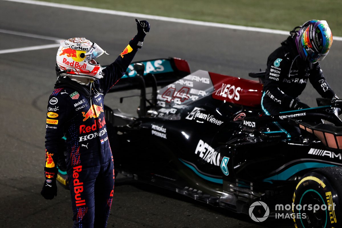 Verstappen et Hamilton à l'arrivée du Grand Prix du Qatar.