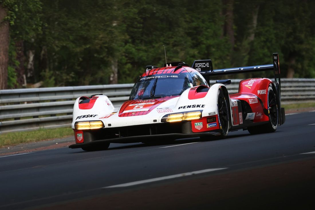 #5 Porsche Penske Motorsport Porsche 963 de Matt Campbell, Michael Christensen, Frederic Makowiecki