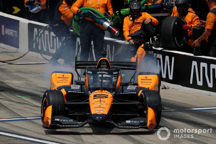 Patricio O'Ward, parada en boxes de Arrow McLaren Chevrolet