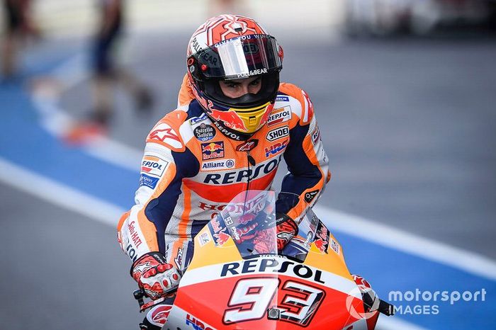 Márquez es el tercero en ganar seis títulos de la máxima categoría. Antes que él lo hicieron Valentino Rossi y Giacomo Agostini.
