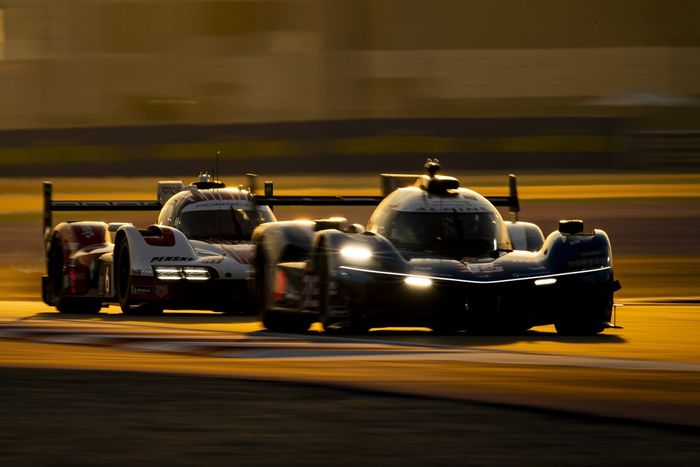 #35 Alpine Endurance Team Alpine A424: Paul-Loup Chatin, Ferdinand Habsburg, Charles Milesi, #6 Porsche Penske Motorsport Porsche 963: Kevin Estre, Laurens Vanthoor, Matt Campbell