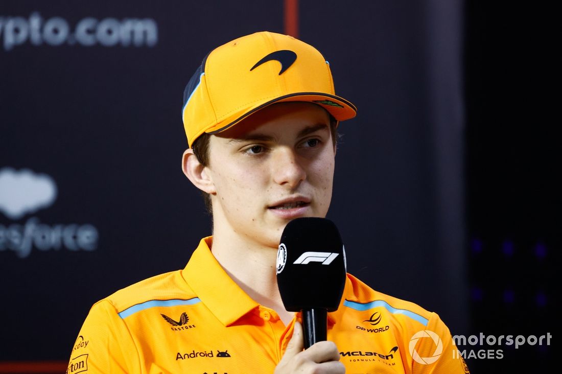 Oscar Piastri, McLaren F1 Team, en la rueda de prensa