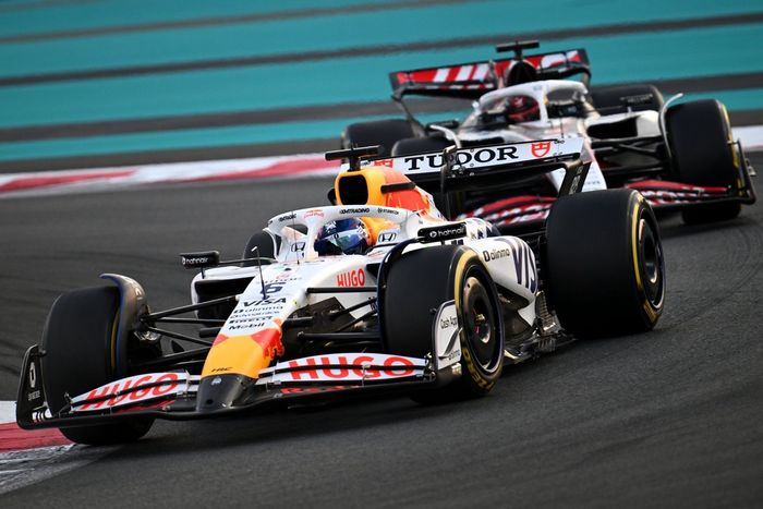 Esteban Ocon, Haas F1 Team, Isack Hadjar, Racing Bulls Team