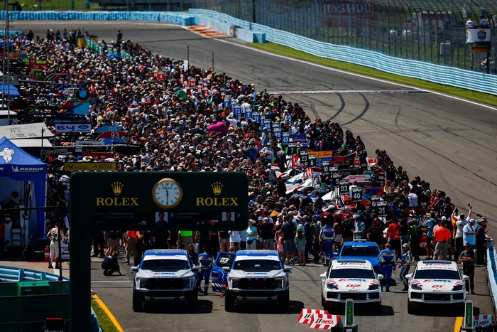 Pre-race grid