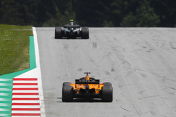 Valtteri Bottas, Mercedes AMG F1 W09, leads Fernando Alonso, McLaren MCL33