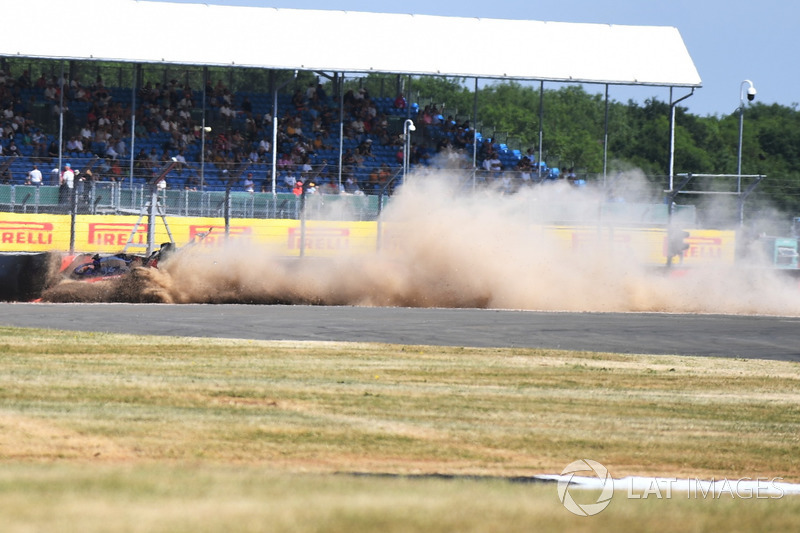 Crash of Brendon Hartley, Scuderia Toro Rosso STR13