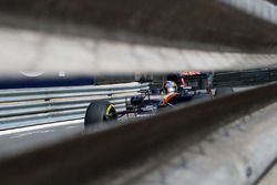 Carlos Sainz Jr, Scuderia Toro Rosso STR11