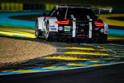 #92 Porsche Motorsport, Porsche 911 RSR: Earl Bamber, Frédéric Makowiecki, Jörg Bergmeister