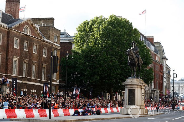 Carlos Sainz, Scuderia Toro Rosso