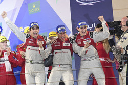 LMP1 Podium: переможці #8 Audi Sport Team Joest Audi R18: Лукас ді Грасс, Лоік Дюваль, Олівер Джарві