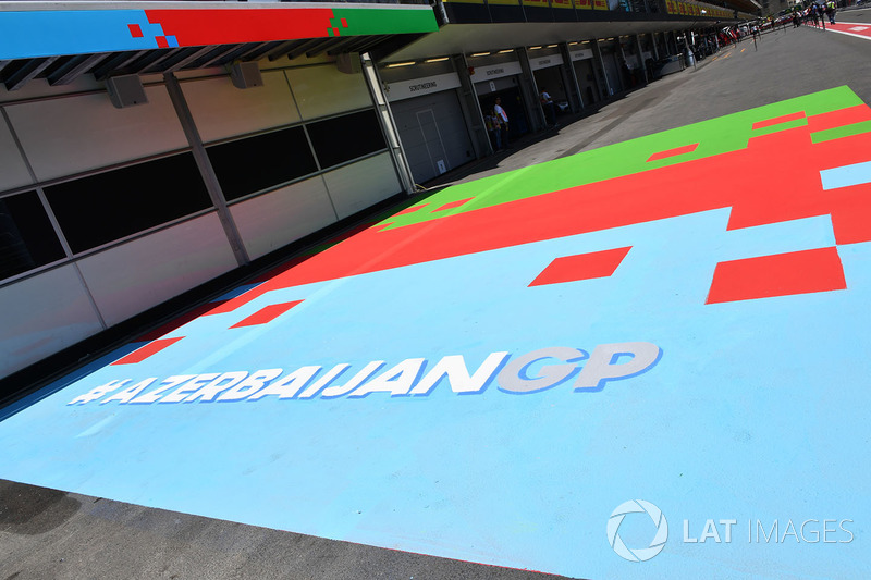 PIt lane logo