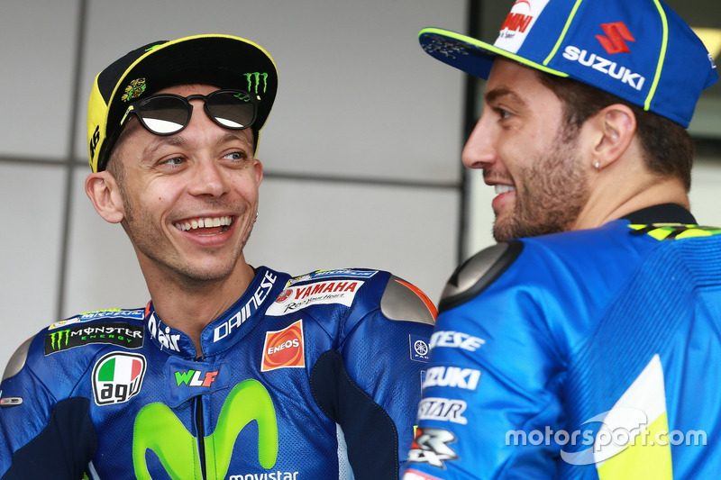 Valentino Rossi, Yamaha Factory Racing; Andrea Iannone, Team Suzuki MotoGP