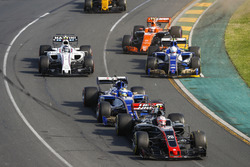 Кевин Магнуссен, Haas F1 VF-17, Маркус Эрикссон, Sauber C36, Антонио Джовинацци, Sauber C36, Стоффел