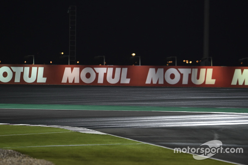 La piste humide au Qatar