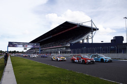James Nash, Lukoil Craft-Bamboo Racing, SEAT León TCR, Jean-Karl Vernay, Leopard Racing Team WRT, Volkswagen Golf GTi TCR