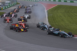 Start: Lewis Hamilton, Mercedes AMG F1 W08, Valtteri Bottas, Mercedes AMG F1 W08