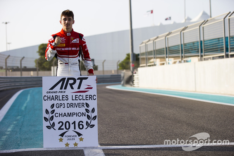 GP3 / F2 serilerinde art arda şampiyon olan ilk isim