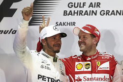 Podium : le vainqueur Sebastian Vettel, Ferrari, le second Lewis Hamilton, Mercedes AMG F1