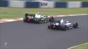Super Formula Round 6 - Okayama: Cassidy y Kobayashi colisionan