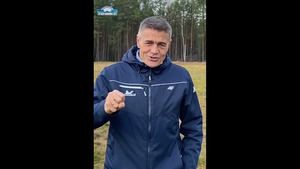 Krzysztof Hołowczyc charytatywnie na Karowej