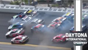 NASCAR Cup: Karambol na Daytona International Speedway