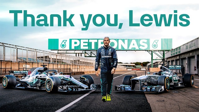 Lewis Hamilton pilote trois de ses anciennes Mercedes - Vidéos Formule ...