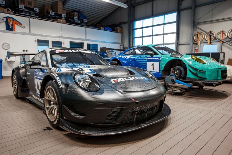 Falken nimmt neuen Porsche für VLN-Saison 2019 in Empfang
