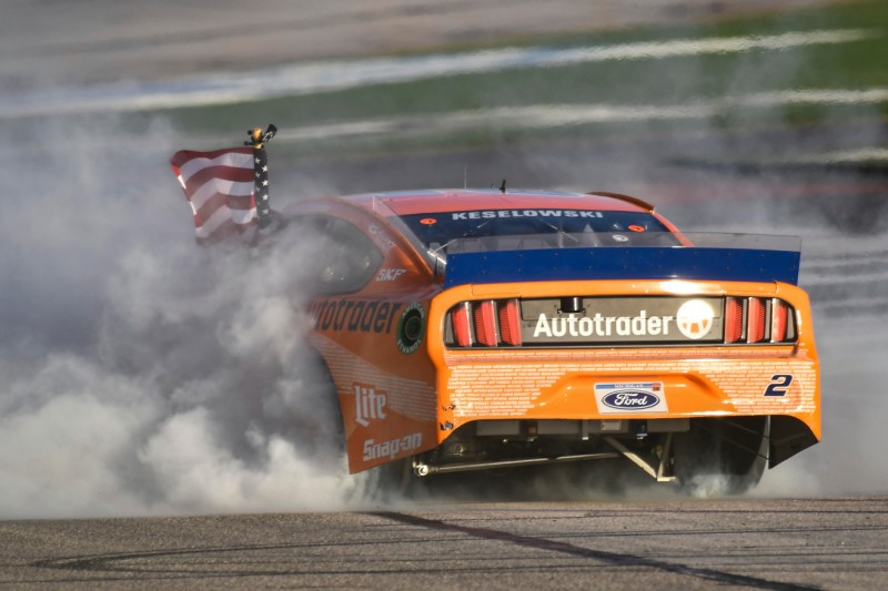 NASCAR in Atlanta: Keselowski gewinnt Herzschlagfinale