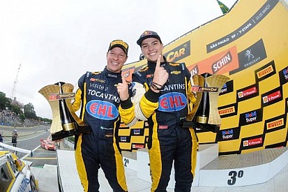 Felipe Fraga and Sperafico win the first race of the 2014 StockCar Brazil season