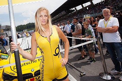 Top 10 grid girls of 2014, part 1
