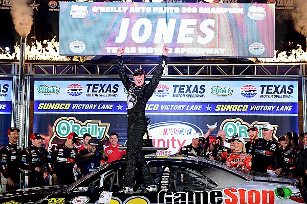 Erik Jones gana su primera carrera en Xfinity Series