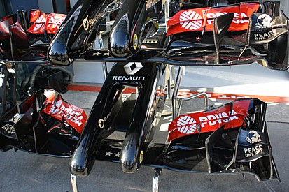 Il muso della Lotus adesso ha lo splitter!